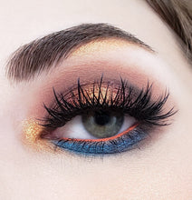 Load image into Gallery viewer, BOLD EYESHADOW PALETTE CP08