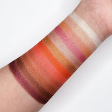Load image into Gallery viewer, GOLDEN PEACH EYESHADOW PALETTE CP15