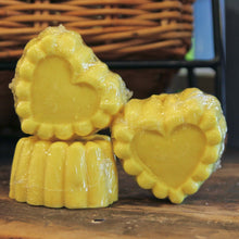 Load image into Gallery viewer, Lemon Rose Natural Bubble Bomb
