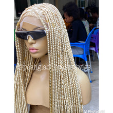 Load image into Gallery viewer, Glueless SHADE KNOTLESS Wig - Premium Blonde
